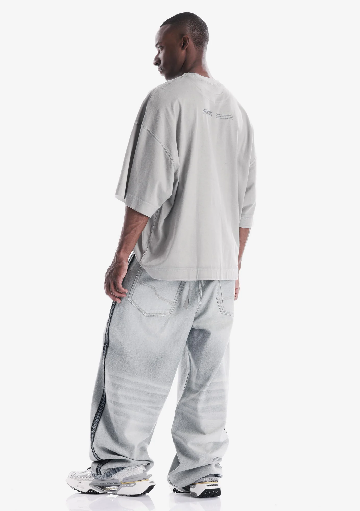 Basic Logo Loose Fit  T-Shirt Tm142 - Image 5
