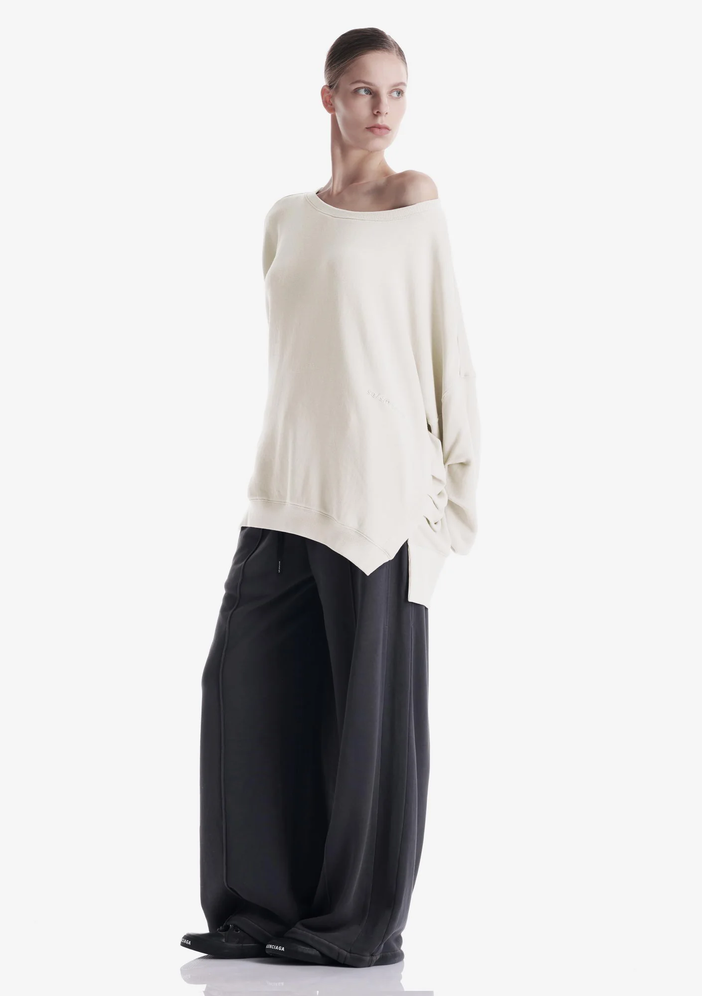 MELLOW Sweatshirt Fw124 - Image 4